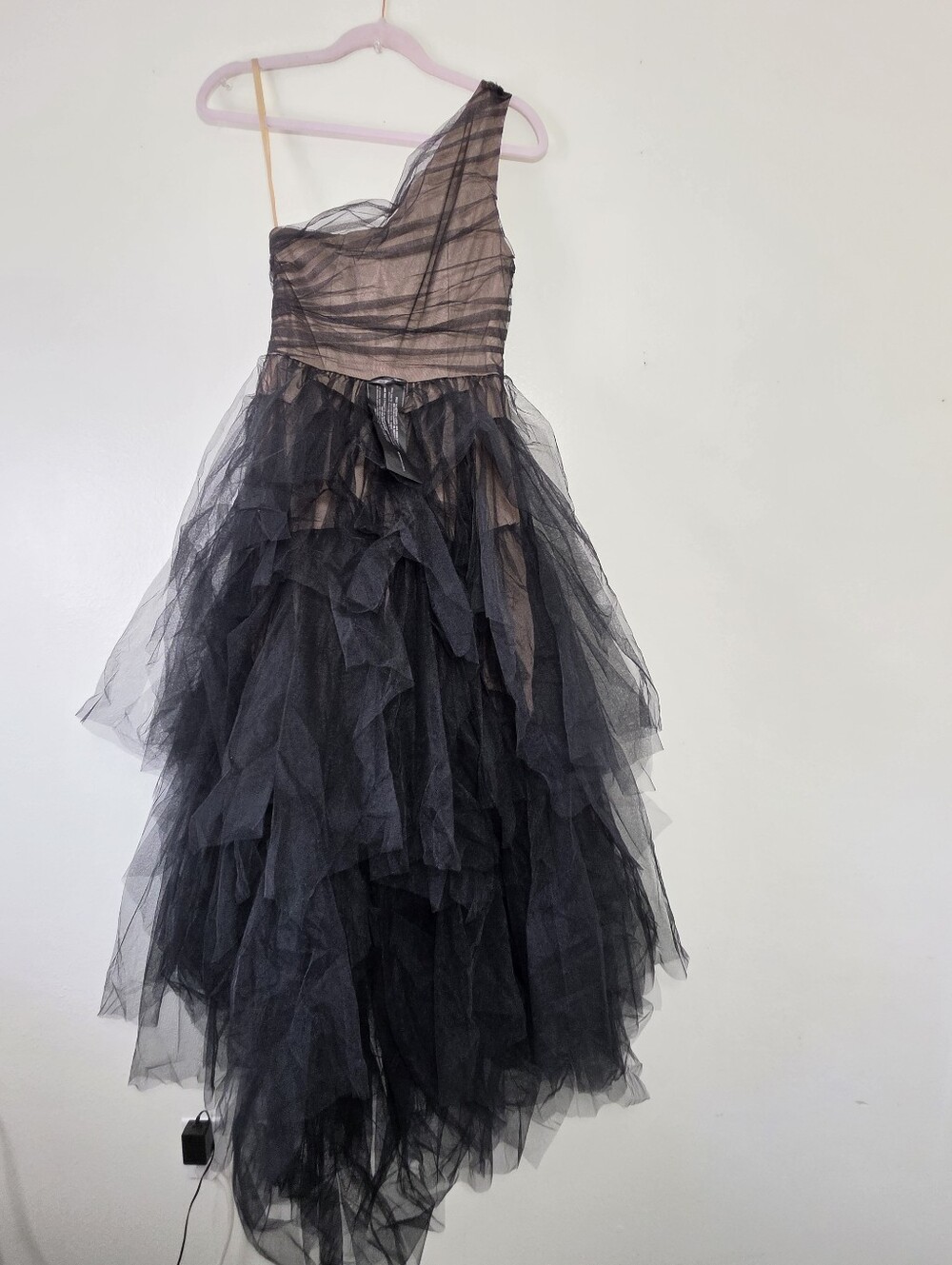 BCBGMAXAZRIA One Shoulder Tull Gown Size 2 - Picture 6 of 15